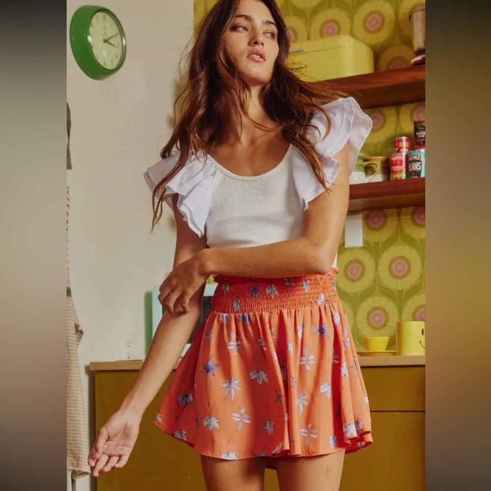 BUCKETLIST Orange Floral Women Shorts, NWOT, Size Med